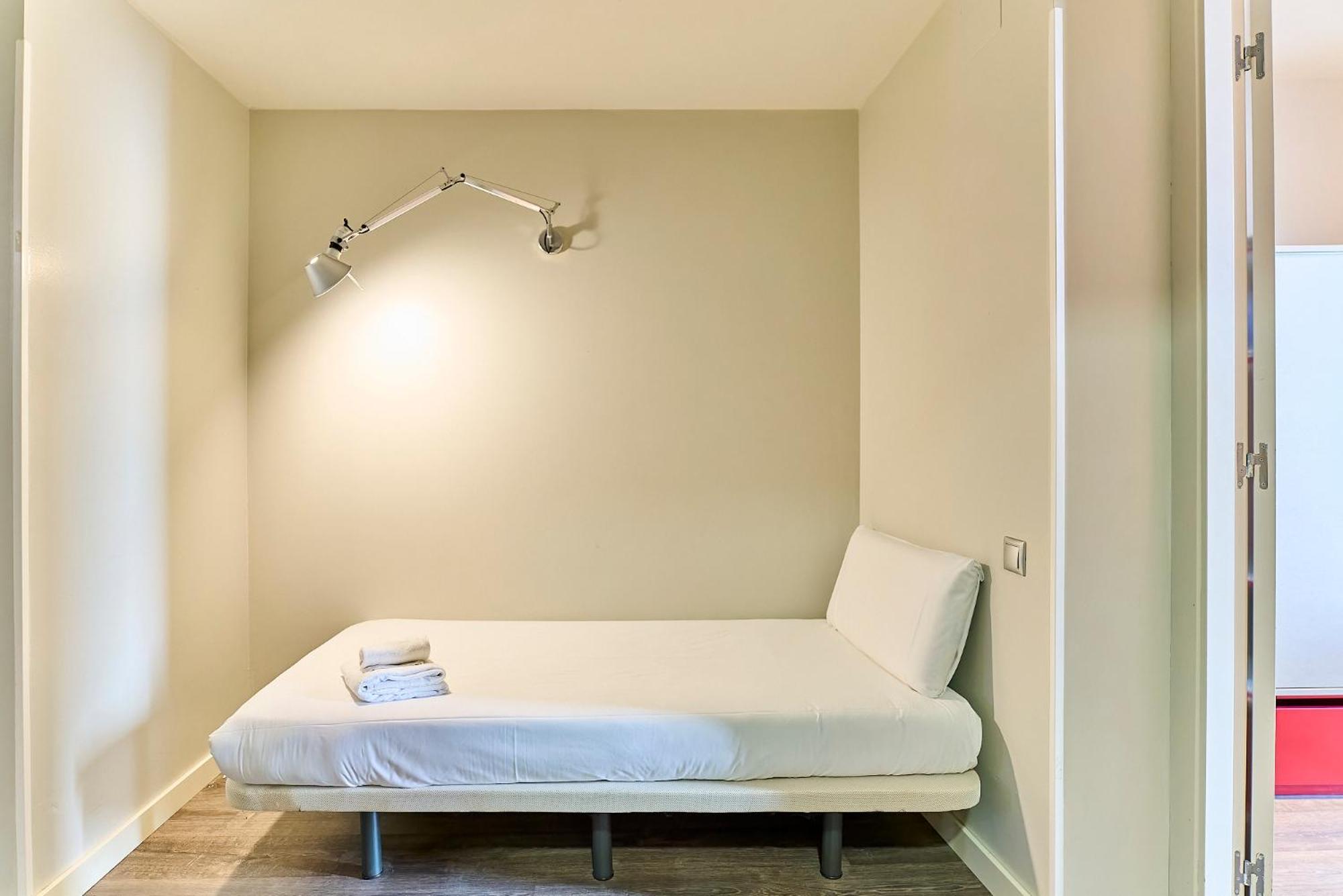 Montserrat Apartments By Gaiarooms — Photos 1